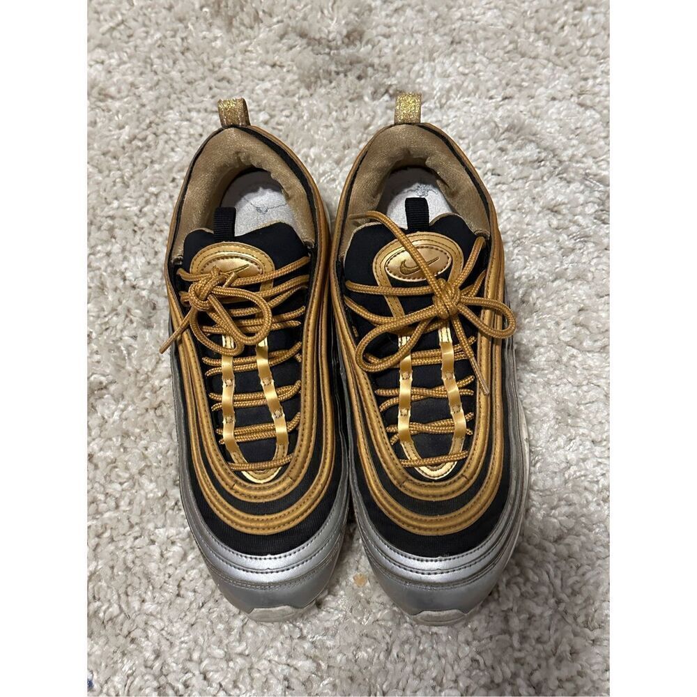 Nice Nike Air MAX 97 SE Gold Metallic Silver Shoes AQ4137-700 Women's Size 10